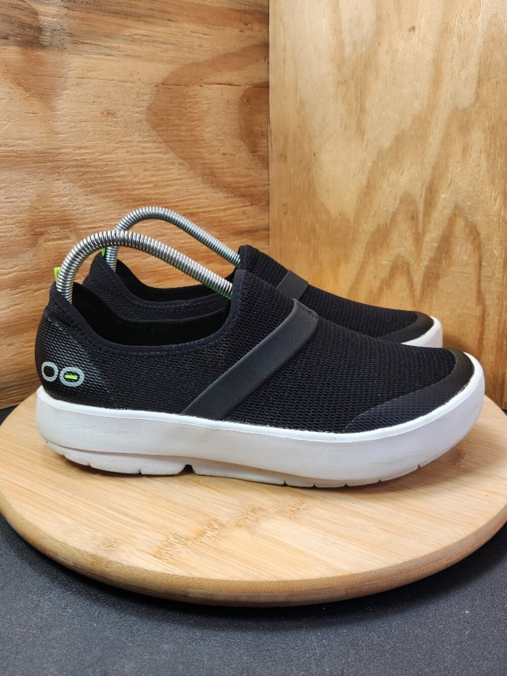 OOfos OOmg Womens Black Recovery Shoes Sneakers Size 10